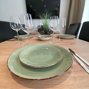  Apartment Atelierhaus Zentrum,ruhig,100 Meter Vom Rathausplatz